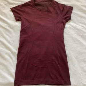 Maroon Lululemon Swiftly Tech short sleeve shirt